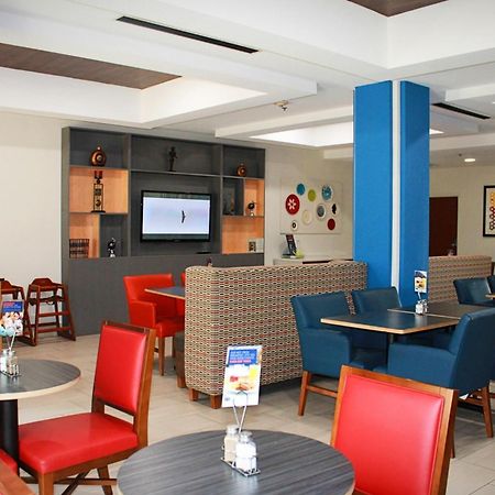 Holiday Inn Express Mccomb By Ihg McComb Exterior foto
