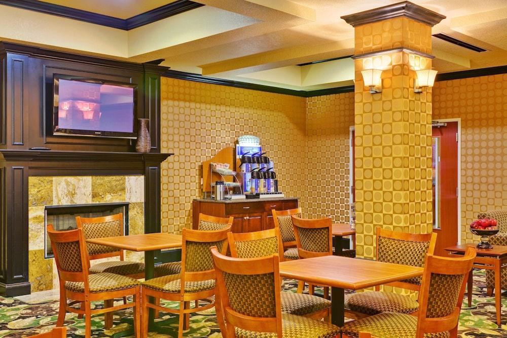 Holiday Inn Express Mccomb By Ihg McComb Exterior foto