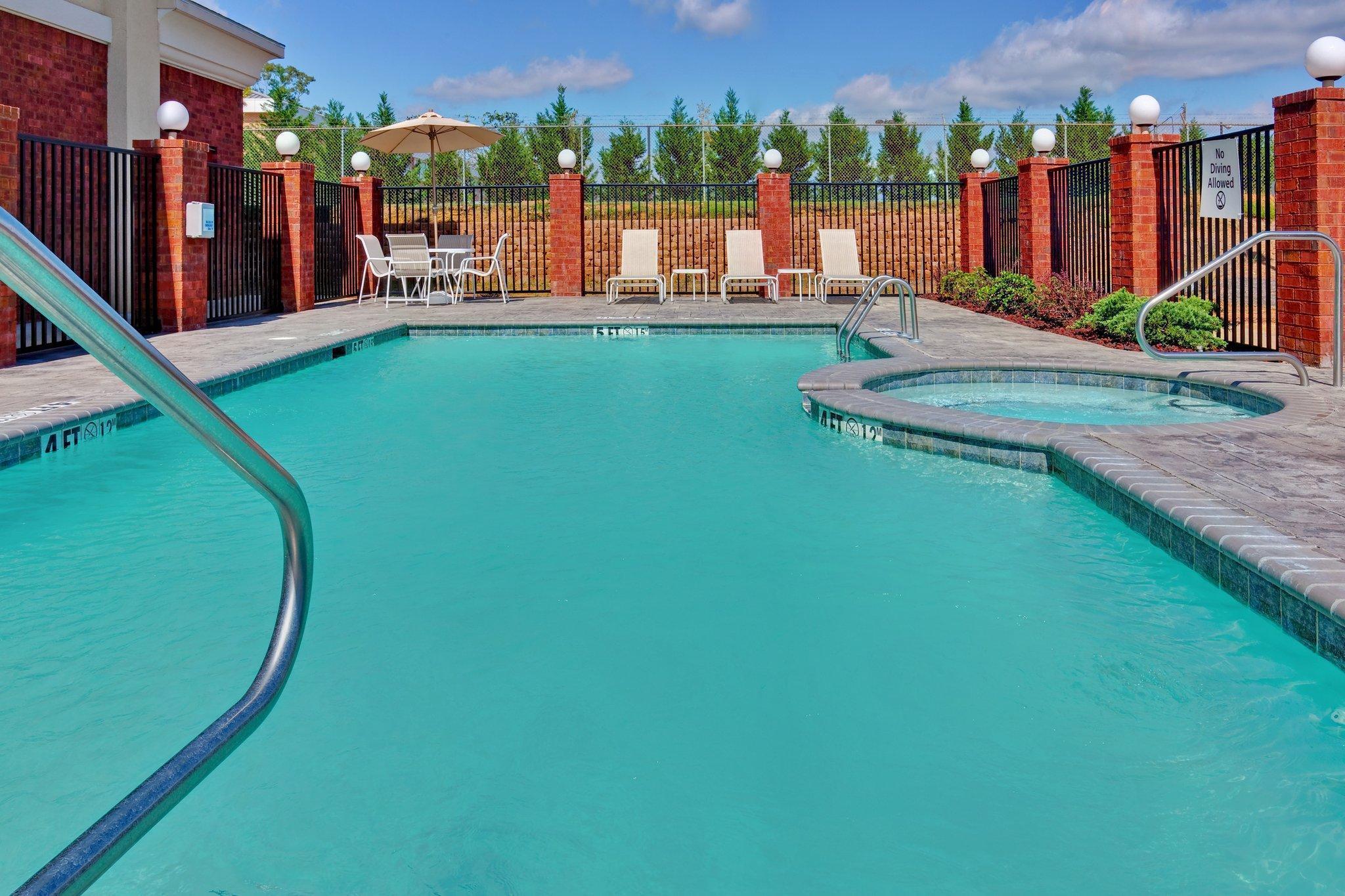 Holiday Inn Express Mccomb By Ihg McComb Exterior foto