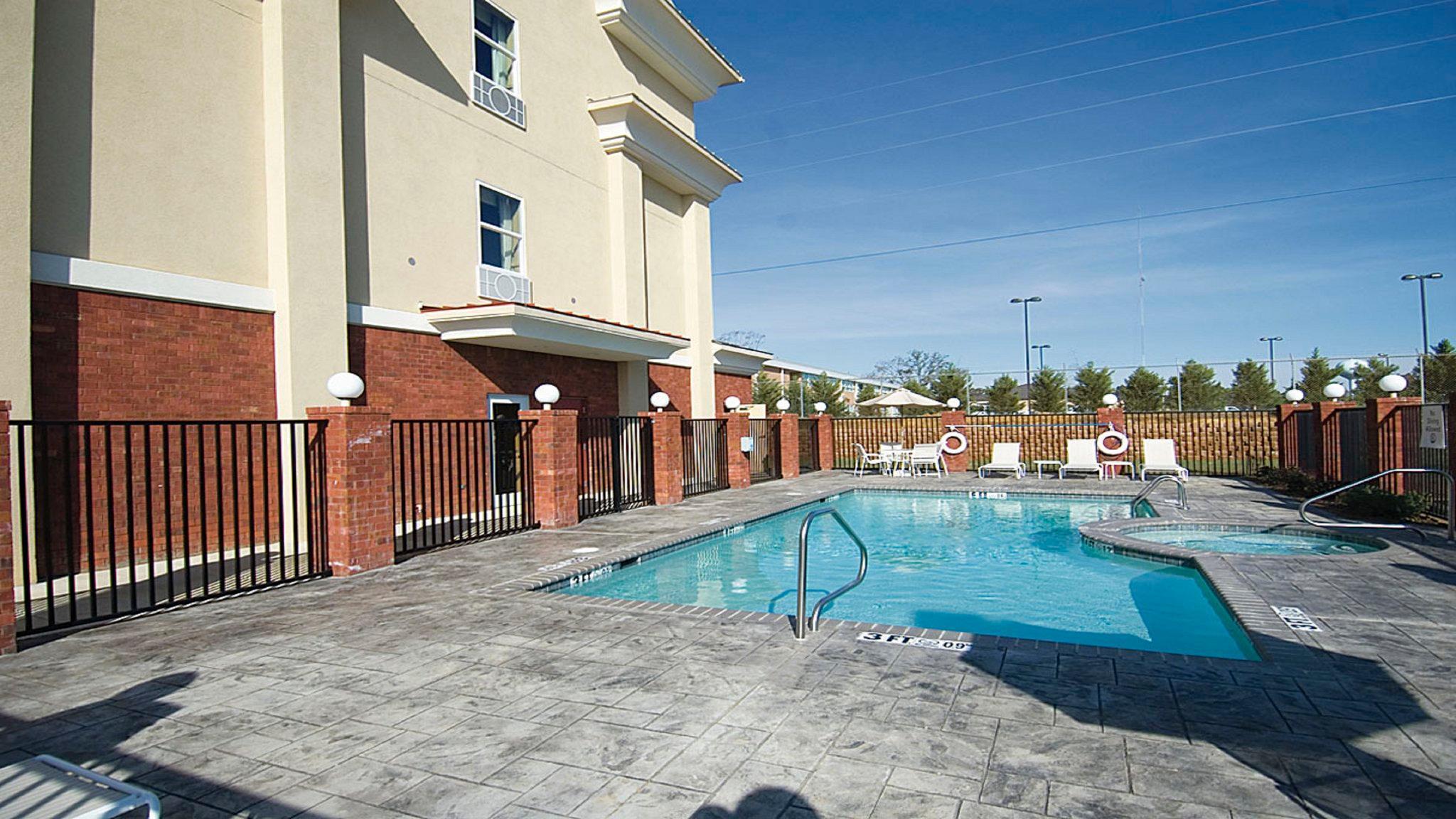 Holiday Inn Express Mccomb By Ihg McComb Exterior foto